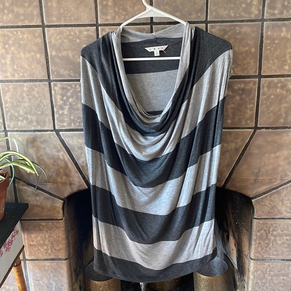 Cabi swoop neck sleeveless top - excellent condition - Picture 2 of 5